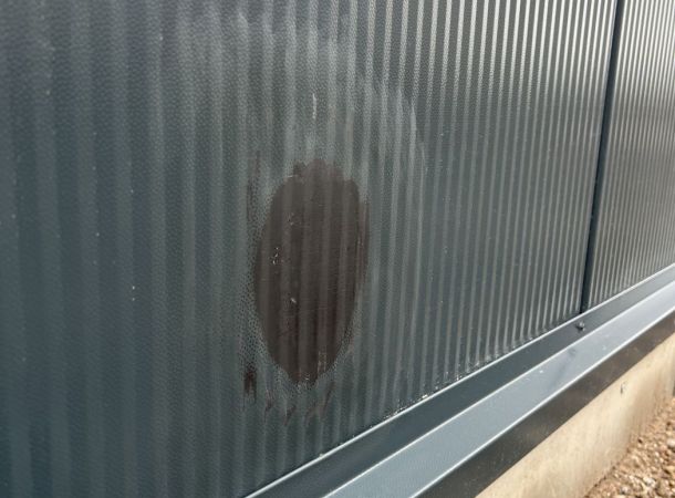 Detail van onzichtbaar herstelde sandwichgevel in Zwartsluis