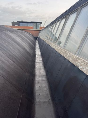 Dakbedekking gerenoveerd met Liquid Rubber in Rijssen