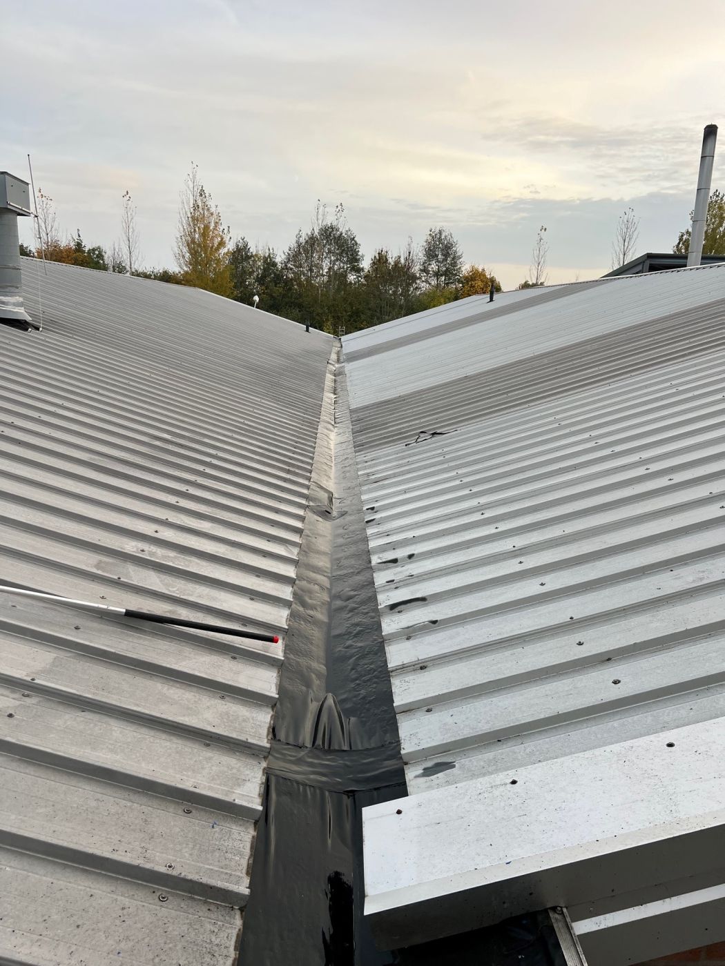 Herstel van tussengoot in Rijssen met vloeibare dakbedekking