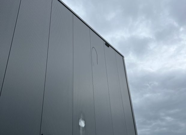 Herstel van schade aan sandwichgevel in Zwartsluis