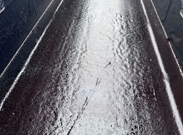 Detail van gerepareerde goot met Liquid Rubber bij Voortman Steelgroup