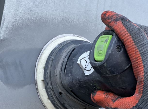 Voortman herstelt beschadigde metallic gevelplaten