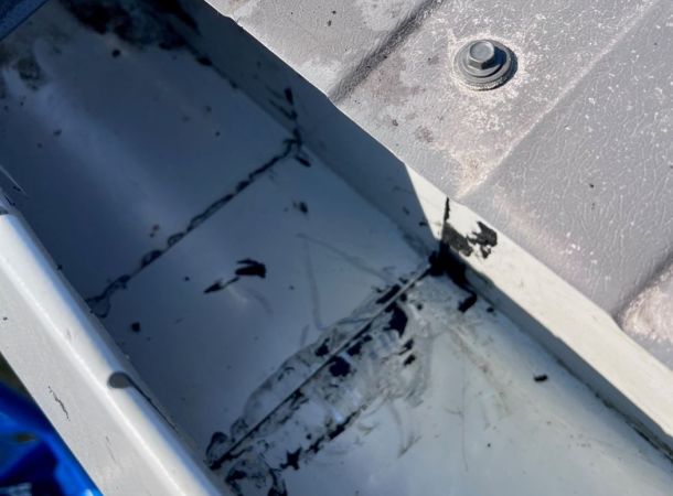 Naadloze waterdichte coating aangebracht in goten in Wervershoof