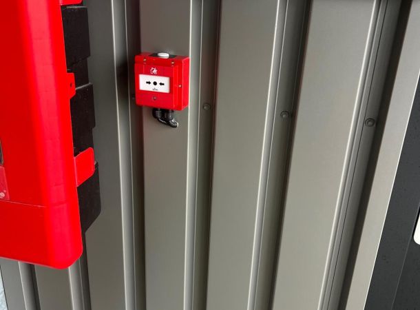 Voorbereiding damwandprofiel voor overspuiten