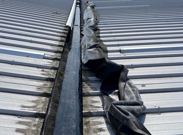 Reinigen en repareren van stalen goten in Rijssen bij Voortman Steelgroup