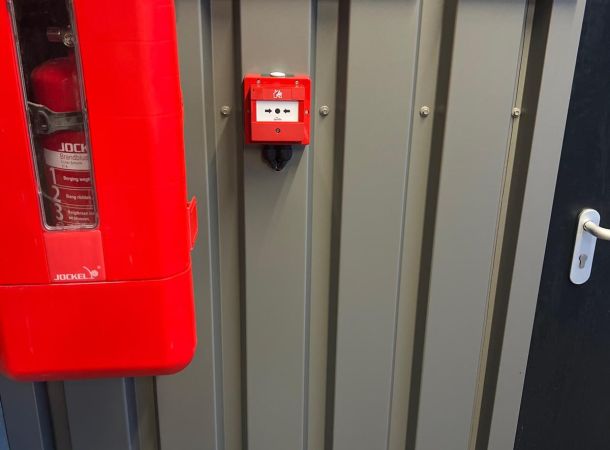 Herstelde boorgaten na spuitwerk