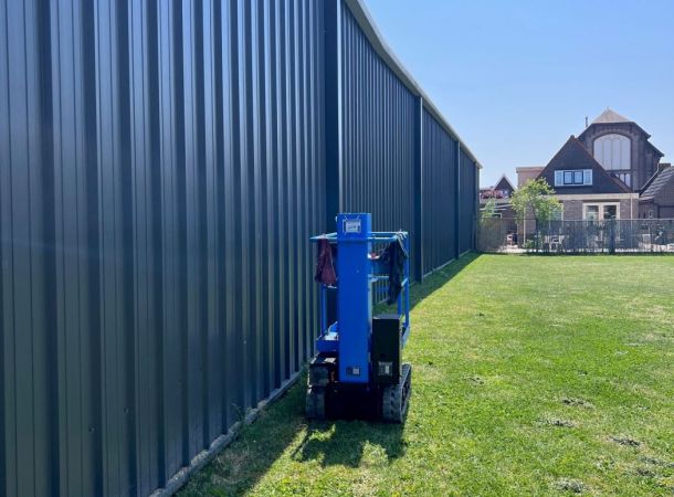 Behandeling van lekkende naden in goot met Liquid Rubber