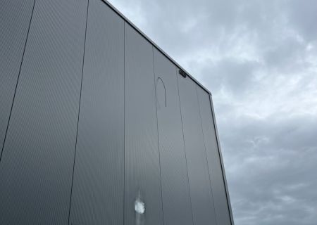 Herstel van schade aan sandwichgevel in Zwartsluis