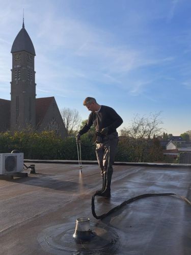 Dak gecoat met vloeibare dakbedekking in Rijssen