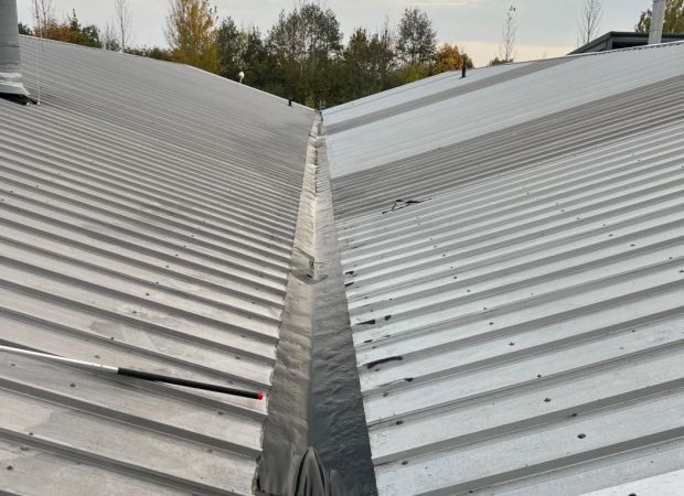 Herstel van tussengoot in Rijssen met vloeibare dakbedekking