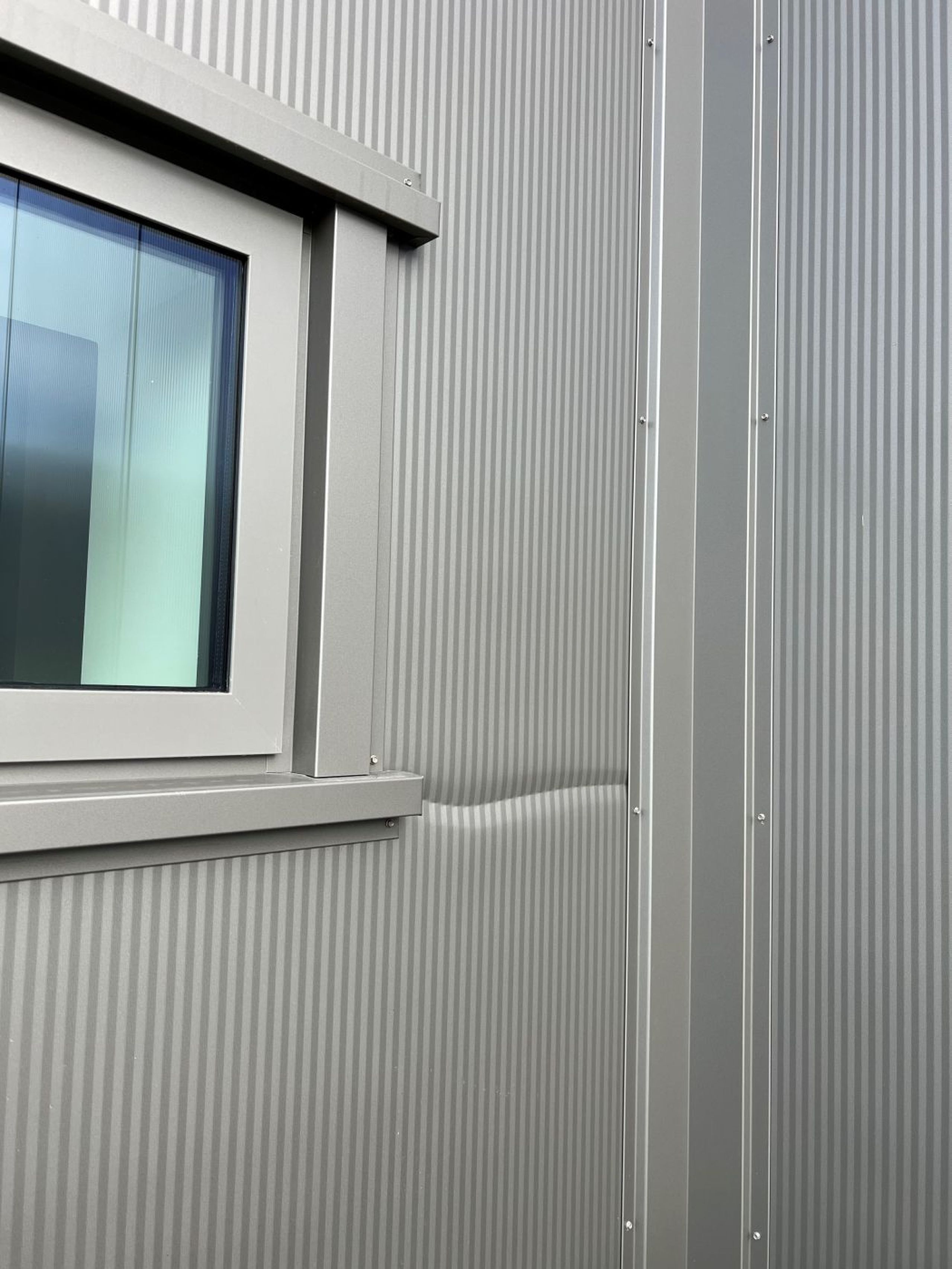 Uw expert in het  repareren van metalen daken en gevels!