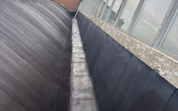 Dakbedekking gerenoveerd met Liquid Rubber in Rijssen