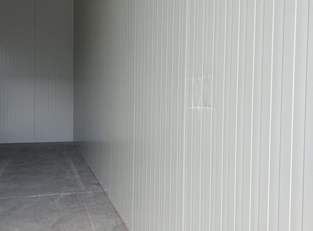 Vloeibare dakcoating, dakcoating, dak lek, dak repareren, liquid rubber, Remmers Pureactive, Siliconen coatings, dak overspuiten, lekkage goot verhelpen, lekkage tussengoot herstellen schade aan Hardeman panelen,schade aan arcelor Mittal panelen, aanrijdschade pand, schade aan paneel, aanhangerschade, schade door gaatjes reclame, gaatjes in beplating repareren, fassade schade, schade koelcellen, schade sectionaalpoort repareren,reparatie buitenwand, schadegeval aan deuren, schadegeval aan beplating,kleurstiften Kingspan, kleurstiften Falk, kleurstifen SAB, schade dakpaneel, schade dakelementen, kraasen op gevelelementen, herstel dak of gevelelementen, vervangen van dakelementen, vervangen van gevelelementen,schade Joris Ide panele, schade Kingspan panelen, schade Rex panelen, fassadenreperatur aanrijdingsschade geisoleerde sandwichelementen, opknappen van bedrijfsgebouw.schade aan isocab panelen, schade aan koelceldeuren, schade op druipluist, krassen aluminium vensterbank, deuken in aluminium boei, panel repair,schades in poedercoat lakken, hestel van geveldelen, herstel van zetwerkprofielen, herstel van deuken in wanden, herstel van aluminium puien en deuren, overspuiten bedrijfsdeuren, overspuiten loopdeuren, schilderen beplating, schilderen dakbeplating, schilderen gevel bedrijfshal, overspuiten dakbedekking, overspuiten lichtstraat, woning laten overschilderen, woning wit maken, dakpaneen overspuiten, dakpannen schilderen, inbraak schade winkel, overschilderen bedrijfspand, schadeherstel VVE, schade aan, advies schadeherstel, advies schade aan isopanelen, schade aan geisoleerde panelen, schade aan sandwichpaneel, schadeherstel bedrijfspand, schade sandwichplaten, opkuisen gevels bedrijfspand, verzorgen van lakstiften in kleur beplating, Schade aan alu kozijnen, schade aan bedrijfsdeur, deuk in bedrijfsdeur, kras op paneel Kingspan, kras op geisoleerd paneel, krassen op dakbeplating, verkleuring gevelpanelen, loslatende delen plastisol, schadeherstel aan isopanelen, repareren deuk sandwichpaneel, herstel van sandwichpaneel, vervangen van isopanelen, vervangen van zetwerken, vervangen van zetwerken, vervangen van deurlijsten beplating, deuk aan plaatwerk, vervangen van dakplaten, herstel plaatwerk gevel, uitdeuken sandwichpanelen, bobbels in panelen, schade aan Kingspan panelen, schade aan Joris Ide panelen, schade gevelbeplating, aanrijdingsschade,Schlagwörter Hardeman-Plattenschaden, arcelor Mittal-Plattenschaden, Kollisionsschaden Gebäude, Plattenschaden, Anhängerschaden, Reklamelochschaden, Blechlöcher reparieren, Fassadenschaden, Kühlhausschaden, Sektionaltorschaden reparieren, Außenwand reparieren, Schadensfall an Türen, Schadensfall an Fassaden, Kingspan Farbmarker, Falk Farbmarker, SAB Farbmarker, Dachplattenschaden, Dachelementschaden, Kratzer an Fassadenelementen, Dach- oder Fassadenelementreparatur, Austausch von Dachelementen, Austausch von Fassadenelementen, Schäden an Joris Ide-Platten, Schäden an Kingspan-Platten, Schäden an Rex-Platten, Reparatur von Sandwichelementen an isolierten Fassaden,Einbruchspuren,Kratzer,Dellen,Reparaturlackierungen von: Fassadenelementen, Fenstern, Türen, Zaunanlagen, Toren, Treppen, Geländern u.v.m aber auch Umlackierungenoder farbliche AngleichungenSanierung von Geschäftsgebäuden,Reparatur / Sanierung von Fassaden-ISO-Paneelen.Schäden an Isocab-Platten, Schäden an Kühlhaustüren, Schäden an heruntertropfenden Flusen, Kratzer auf der Aluminium-Fensterbank, Dellen in der Aluminiumboje, Platte Reparatur, Schäden an Pulverbeschichtungsfarben, Reparatur von Fassadenteilen, Reparatur von Kehlprofilen, Reparatur von Dellen in Wänden, Restaurierung von Aluminiumfassaden u Türen, Firmentüren neu lackieren, Schlupftüren neu streichen, Verkleidung streichen, Dachverkleidung streichen, Fassade der Geschäftshalle streichen, Dacheindeckung neu streichen, Dachfenster neu streichen, Haus neu streichen, Haus bleichen, Dachziegel neu streichen, Dachziegel streichen, Werkstatt für Einbruchdiebstahl, Geschäft neu streichen Gebäudeschadenbeseitigung VVE, Schadensanierung, Schadensanierung Beratung, Beratung Schaden an Isopaneelen, Schaden an Isolierpaneelen, Baulackierung, Schaden an Sandwichpaneel, Schadensanierung Geschäftsräume, Fassaden doktor, Schaden Sandwichplatten, Reinigung der Fassaden von Geschäftsräumen, Pflege von Lackstiften Farbbeschichtung, Beschädigung von Aluminiumfensterrahmen, Beschädigung von Firmentür, Delle in Firmentür, Kratzer auf Kingspan-Platte, Kratzer auf Isolierplatte, Kratzer auf Dachverkleidung, Verfärbung von Fassadenplatten, Abblättern von Plastisolteilen, Schadensreparatur an Isoplatten, Reparatur Ausbeulen von Sandwichpaneelen, Reparatur von Sandwichpaneelen, Austausch von Isopaneelen, Austausch von Abdeckblechen, Austausch von Abdeckblechen, Austausch von verkleideten Türrahmen Dellen im Blech, Austausch von Dachblechen, Reparatur von Blechfassaden, Ausbeulen von Sandwichplatten, Beulen in Platten, Beschädigung von Kingspan-Platten, Beschädigung von Joris Ide-Platten, Beschädigung von Seitenverkleidungen, Kollisionsschäden,Palabras clave daños en paneles Hardeman, daños en paneles de Arcelor Mittal, daños por colisión en edificios, daños en paneles, daños en remolques, daños por agujeros publicitarios, reparación de agujeros en revestimientos, daños en fachadas, daños en cámaras frigoríficas, reparación de daños en puertas seccionales, reparación de paredes exteriores, caso de daños en puertas, caso de daños en revestimientos, marcadores de color Kingspan, marcadores de color Falk, damage to arcelor Mittal panels, collision damage building, damage to panel, trailer damage, damage due to advertising holes, repair holes in plating, facade damage, damage cold stores, repair sectional door damage, repair outer wall, damage case to doors, damage case to plating, Kingspan color markers, Falk color markers, SAB color markers, roof panel damage, roof elements damage, scratches on facade elements, roof or facade elements repair, replacement of roof elements, facade elements damage, Joris Ide panele, damage Kingspan panels, Rex panels damage, insulated facade repair sandwich elements, refurbishing commercial building. damage to isocab panels, damage to cold store doors, damage to dripping fluff, scratches on aluminum windowsill, dents in aluminum buoy, panel repair, damage in powder coat paints, repair of facade parts, repair of flashing profiles, repair of dents in walls, restoration of aluminum facades and doors, refinishing company doors, repainting wicket doors, painting cladding, painting roof cladding, painting facade of business hall, repainting roof covering, repainting rooflight, repainting house, making house white, repainting roof tiles, painting roof tiles, burglary damage shop, repainting business premises, damage repair VVE, damage to , damage repair advice, advice damage to iso panels, damage to insulated panels, damage to sandwich panel, damage repair business premises, damage sandwich plates, cleaning facades of business premises, taking care of paint sticks in color plating, damage to aluminum window frames, damage to company door, dent in company door, scratch on Kingspan panel, scratch on insulated panel, scratches on roof cladding, discoloration of facade panels, peeling plastisol parts, damage repair to iso panels, repair of dent sandwich panel, repair of sandwich panel, replacement of iso panels, replacement of flashings, replacement of flashings, replacement of clad door frames ing, dent in sheet metal, replacement of roof sheets, repair sheet metal facade, dent out sandwich panels, bumps in panels, damage to Kingspan panels, damage to Joris Ide panels, damage siding, collision damage,