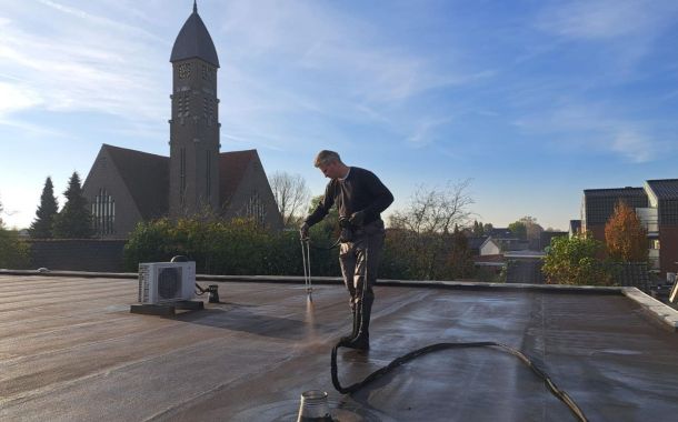 Dak gecoat met vloeibare dakbedekking in Rijssen